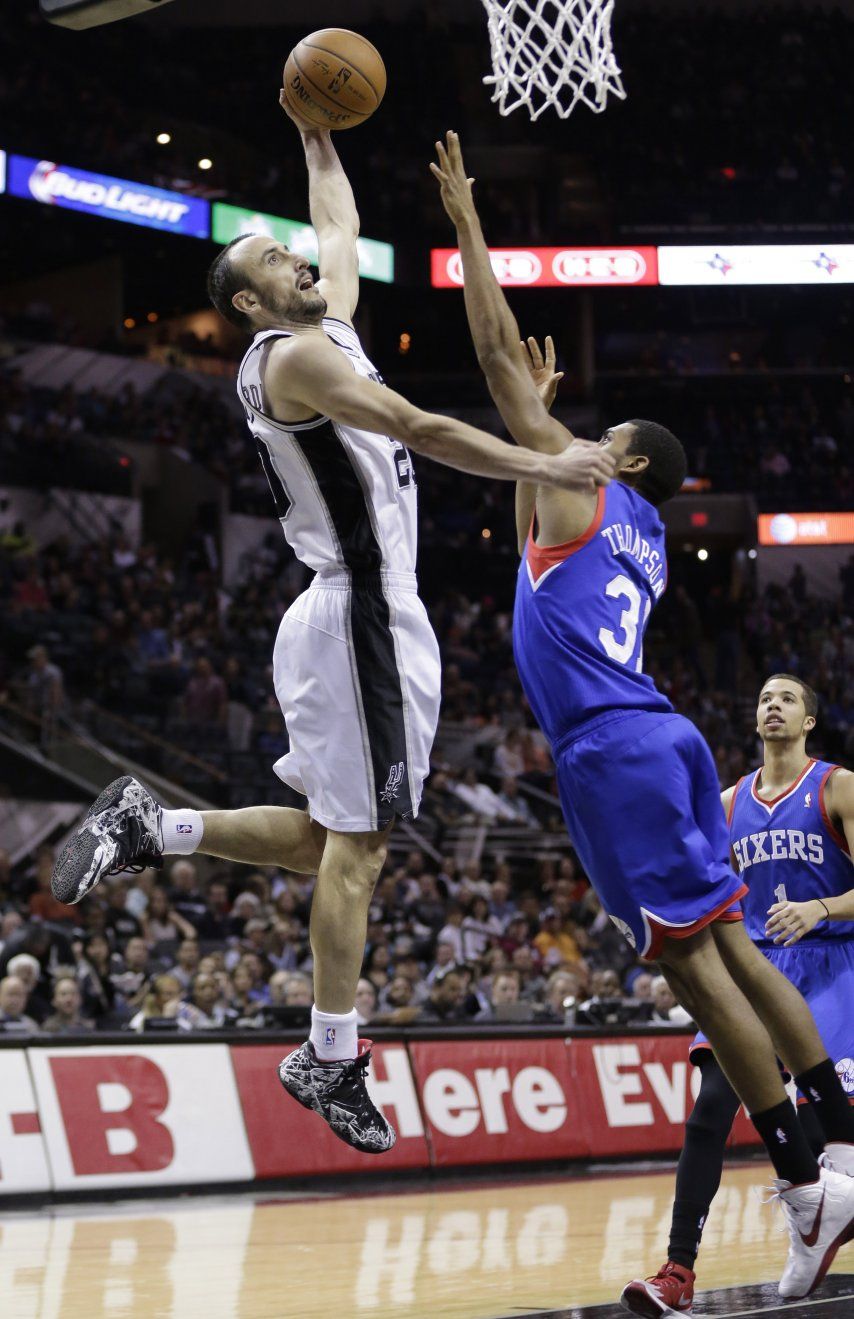 76ers encadenan 25 derrotas, Spurs 14 triunfos