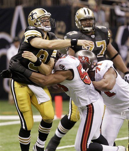 Brees, Saints run past rival Buccaneers 27-16