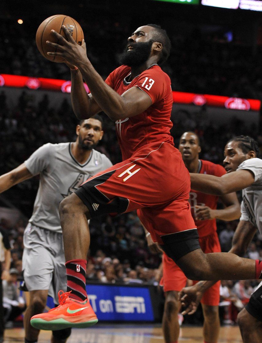 Harden y Rockets amargan Navidad a Spurs