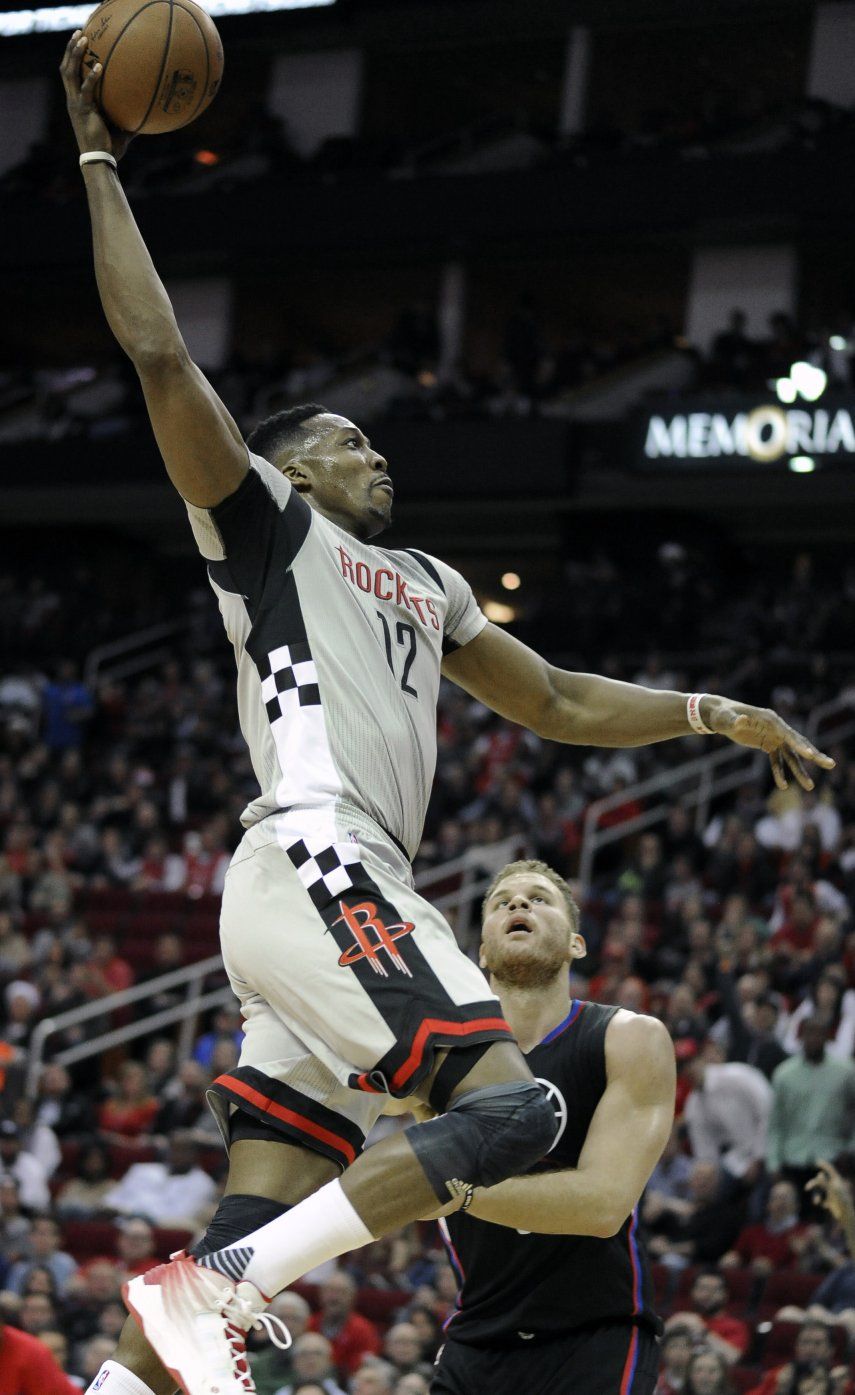 Howard logra doble doble; Rockets vencen a Clippers