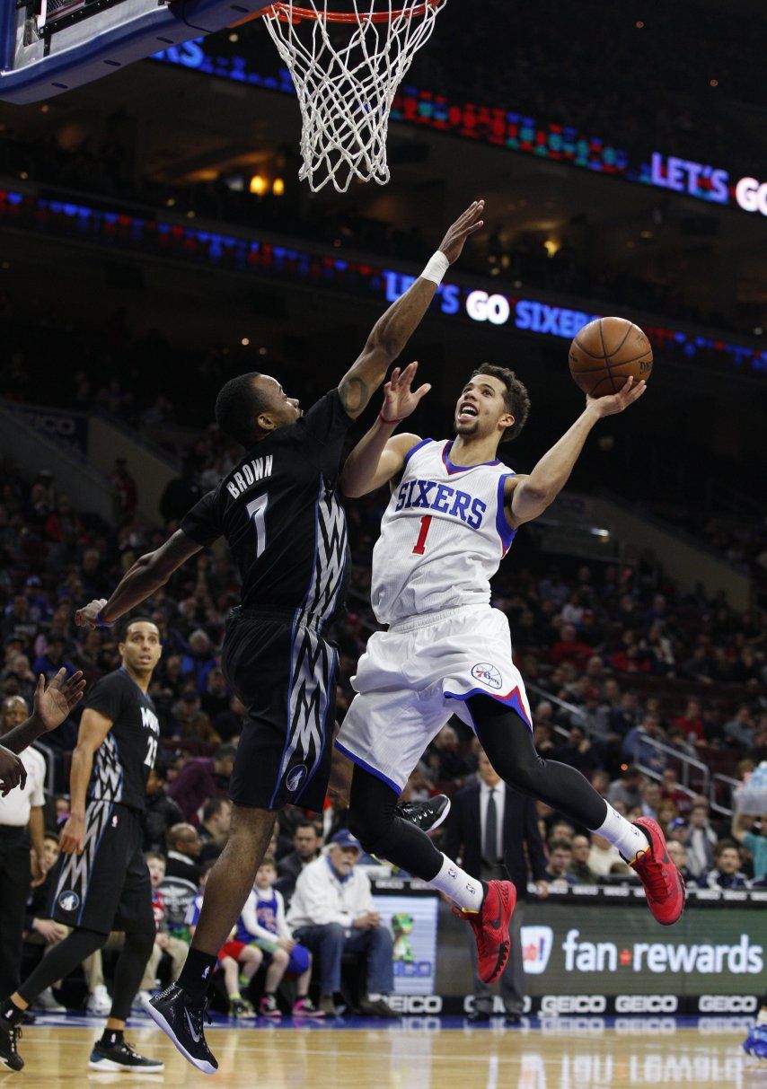 Carter-Williams lidera triunfo de 76ers ante Twolves