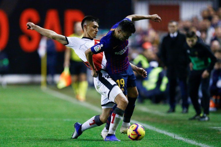 El Alavés pierde en el descuento en Eibar y deja escaparse al Barça