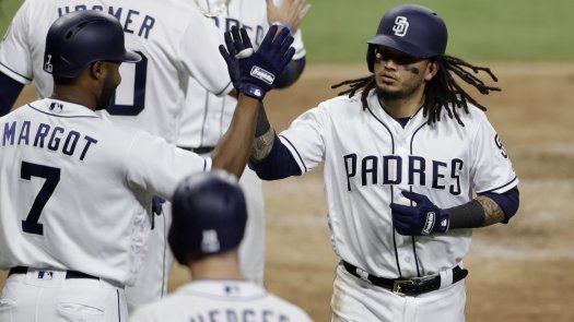 Con jonrones de Myers y Galvis, Padres vencen a Gigantes