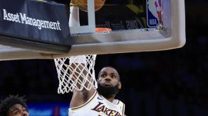 NBA: LeBron James cargar con Lakers para vencer a Rockets