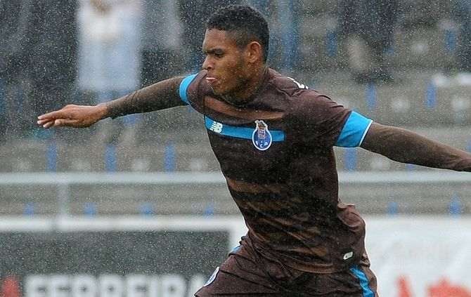 Ismael Díaz regresa tras lesión con el Porto B