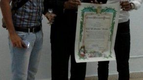 Luis El Matador Tejada recibe las Llaves de la Ciudad
