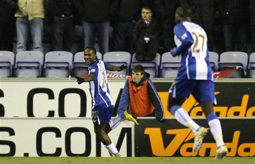 Rodallega da al Wigan triunfo histórico sobre Liverpool