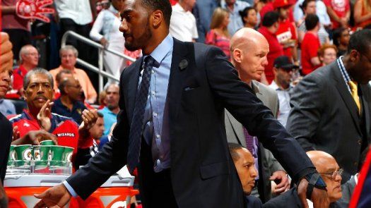 NBA: Wall se fractura la muñeca y podría perderse los playoffs