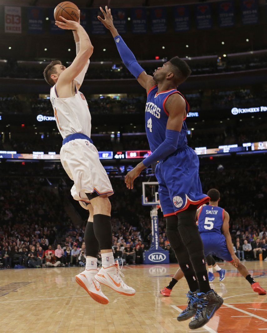 Bargnani ayuda a cortar racha perdedora de los Knicks
