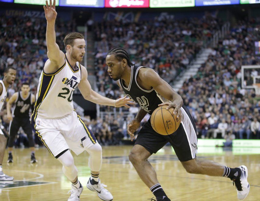 Leonard anota 29 puntos y Spurs se imponen a Jazz