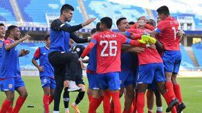 Costa Rica derrota a Uzbekistán sobre el añadido