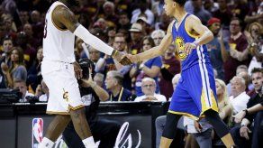 Curry rebasa a LeBron en camisetas más vendidas