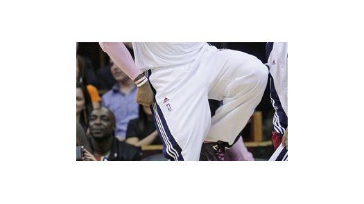 James lleva a Cavaliers a su 11mo triunfo