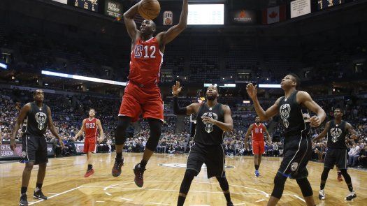 Redick comanda triunfo de Clippers sobre Bucks con 31 puntos