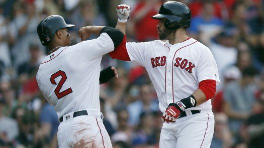 J.D. Martínez luce al bate por Boston ante Medias Blancas