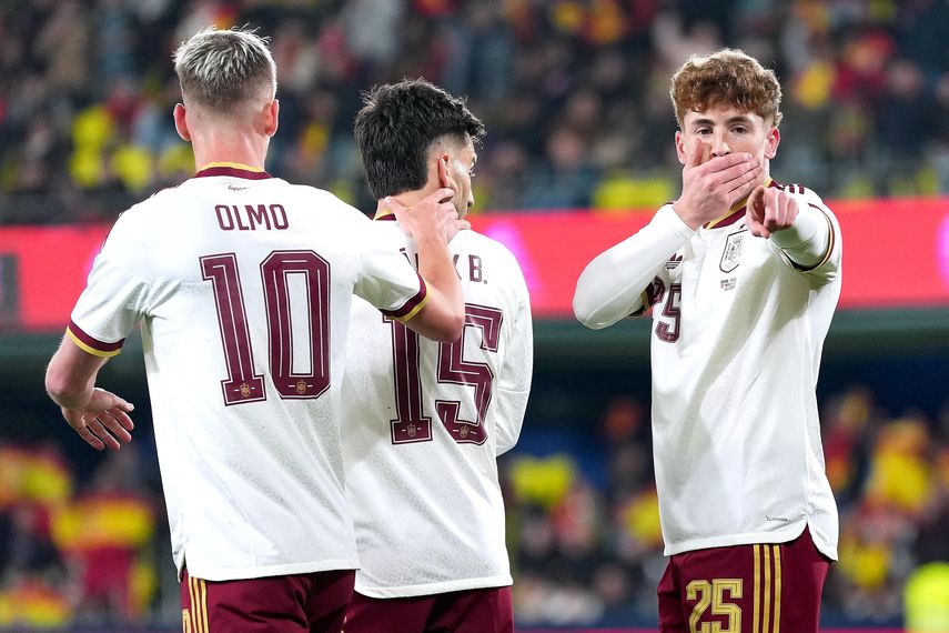 La selección de España derrotó cómodamente a Serbia