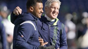 Russell Wilson regresa a los entrenamientos con Seahawks