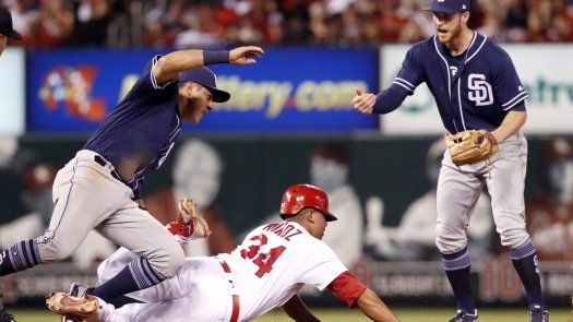 Cardenales exhiben poder con 3 jonrones para vencer a Padres