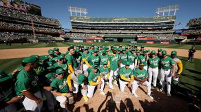 MLB: Los Atléticos se despidieron del Oakland Coliseum con una victoria