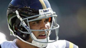 NFL: Mark Sánchez dona 1.000 hot dogs y hamburguesas