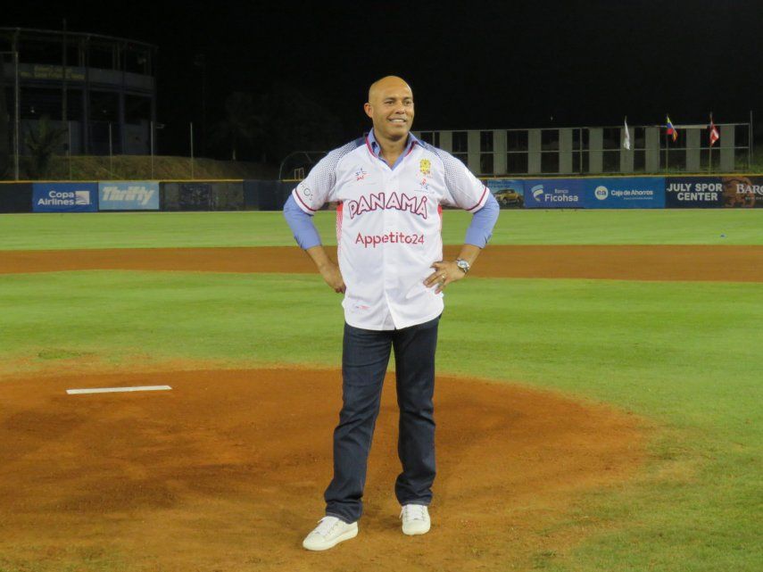 Mariano Rivera hace lanzamiento de honor en Serie del Caribe 2019 en Panamá