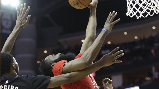 Rockets se imponen con triple doble de Harden