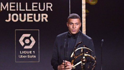 Klylian Mbappé es galardonado con un quinto trofeo UNFP