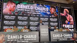 Canelo Álvarez y Jermell Charlo se vieron las caras en Conferencia de Prensa