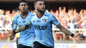 Dani Alves debuta con gol en su estreno con el Sao Paulo