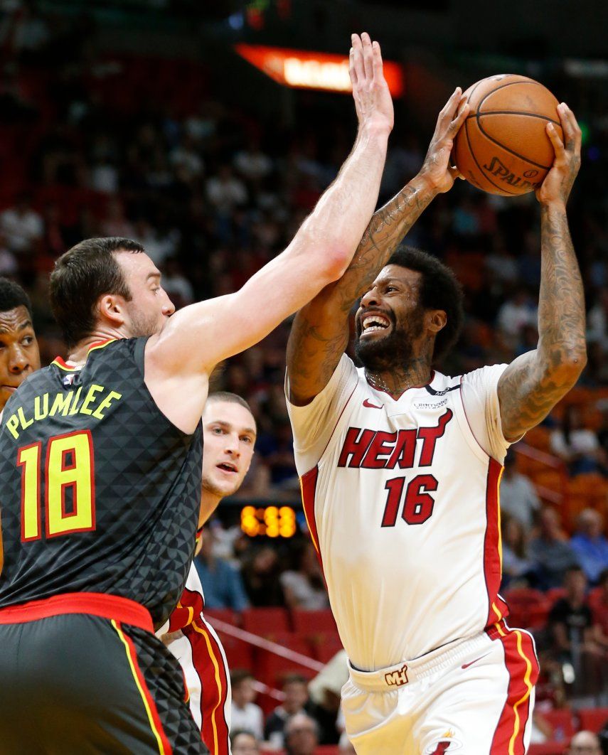 Heat vence 101-98 a Hawks y asegura lugar en playoffs