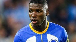 Chelsea estaría acordando con el Brighton por Moisés Caicedo