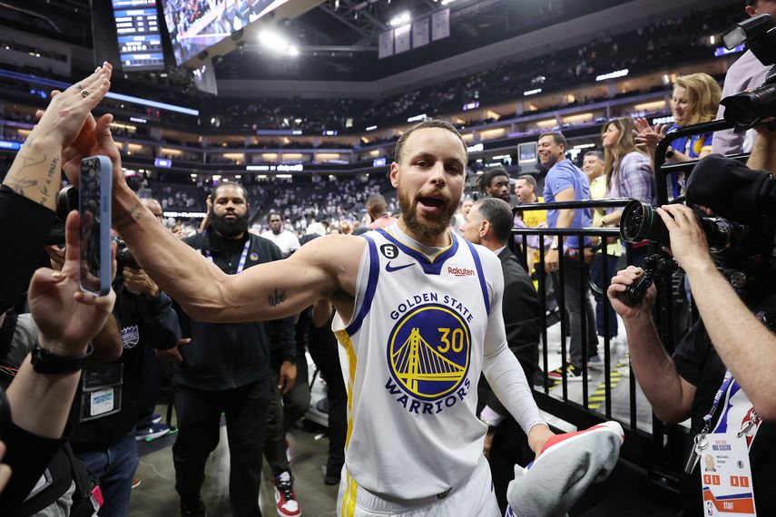 NBA: Stephen Curry se viste de héroe con 50 puntos para los Warriors