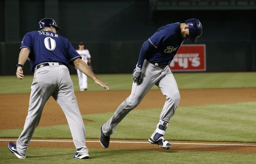 Santana aporta jonrón y Cerveceros derrotan a Diamondbacks