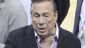 Dueño de Clippers expulsado de la NBA por racismo