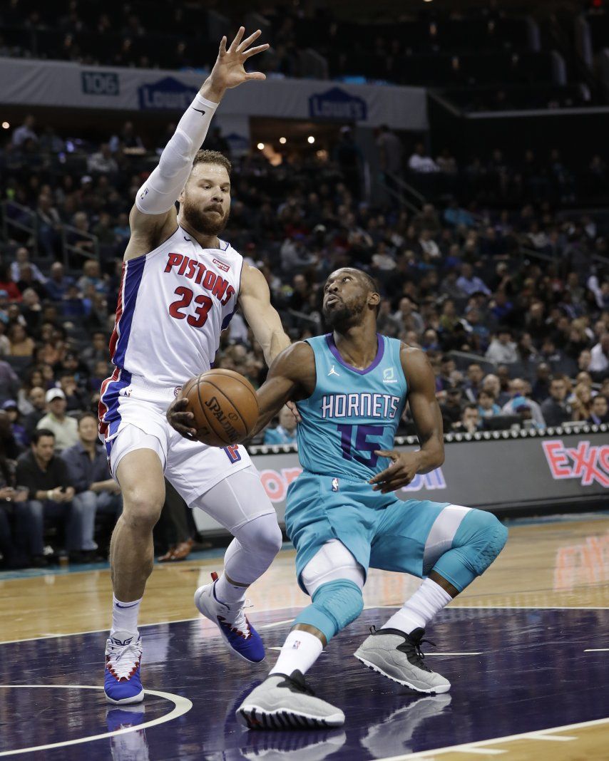Con siete triples de Williams Hornets vence 98-86 a Pistons
