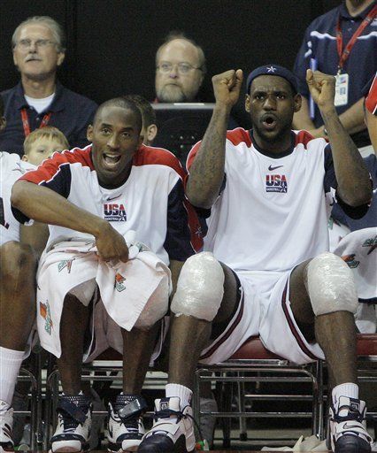 James y Bryant lideran al básquet de EEUU