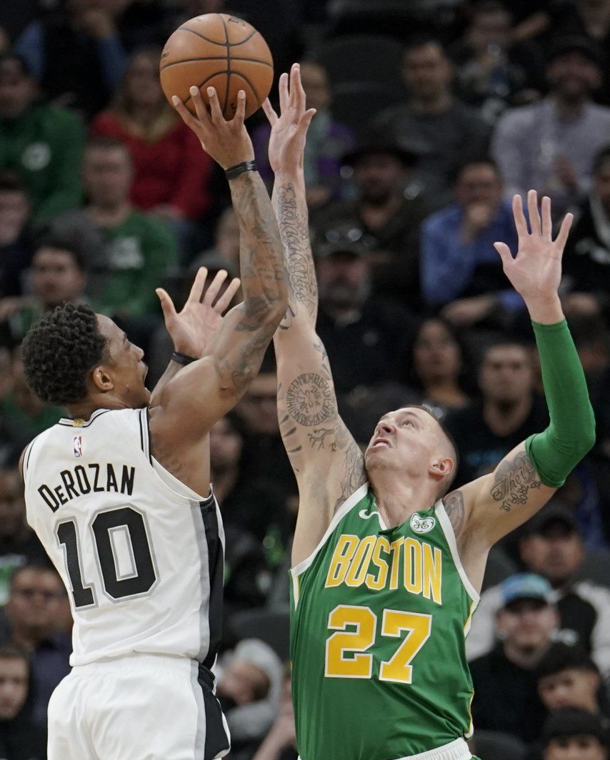 Spurs anota 46 puntos en 3er cuarto para vencer a Celtics