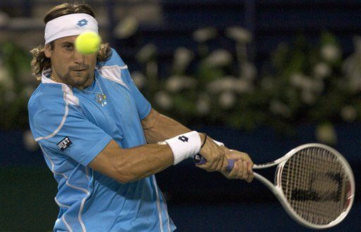 Ferrer y Djokovic avanzan a final en Dubai
