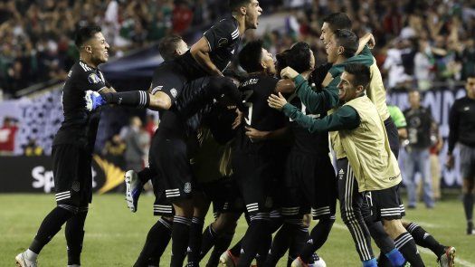 México vence 1-0 a EEUU con gol de dos Santos y es campeón