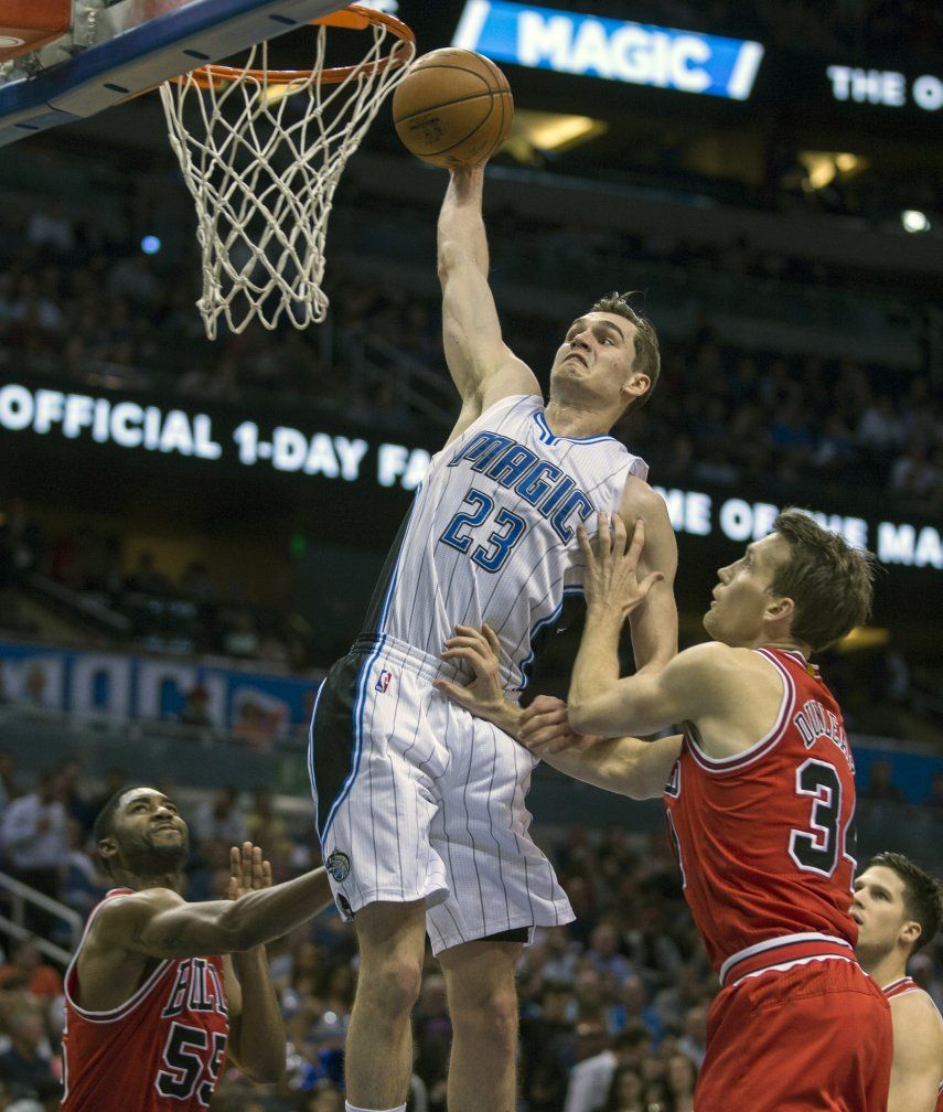 Vucevic anota 24 y Magic doblega a Bulls