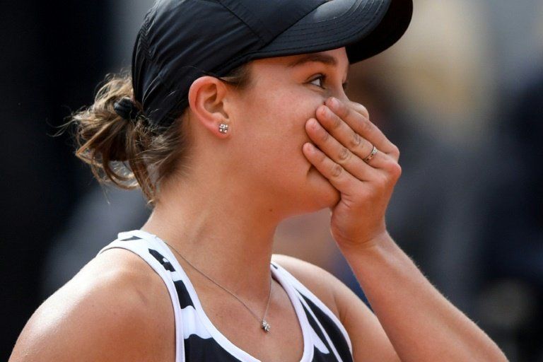 Barty pasa a semifinales en Birmingham y se acerca al número uno
