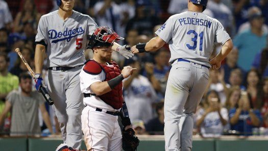 Los Dodgers derrotan a los Medias Rojas en 12 innings