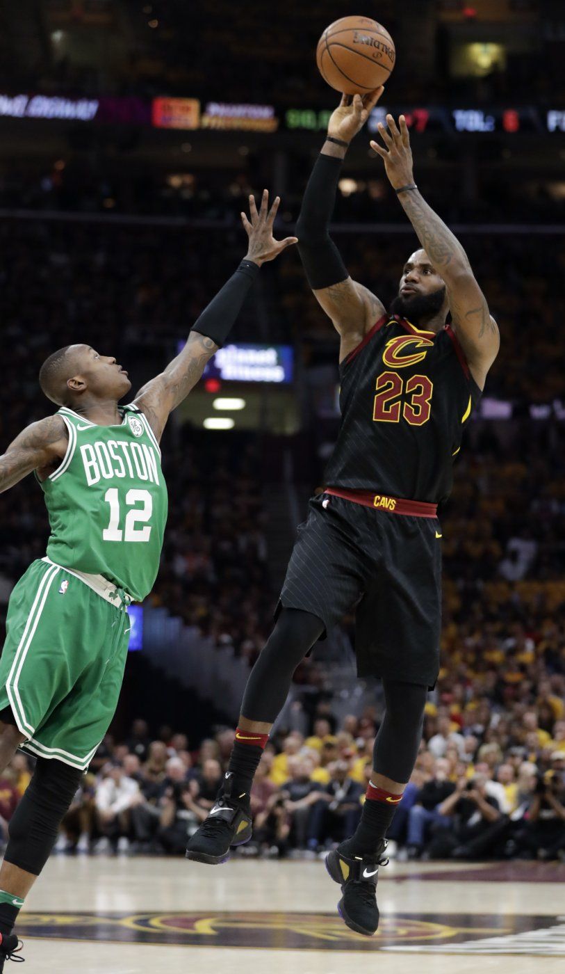 LeBron anota 44 y Cavs iguala la serie ante Celtics