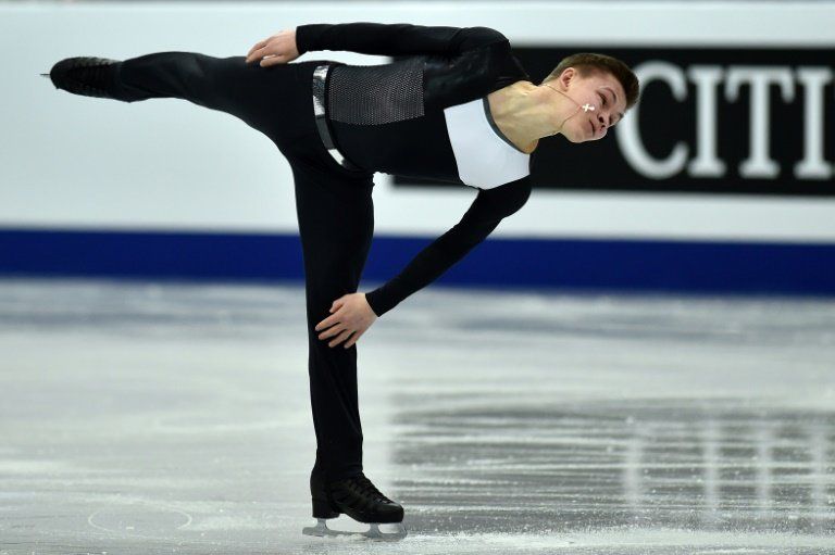 Kolyada domina tras programa corto del Europeo, Javier Fernández tercero