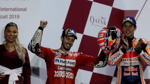 Dovizioso supera a Márquez en Catar en el inicio de la temporada