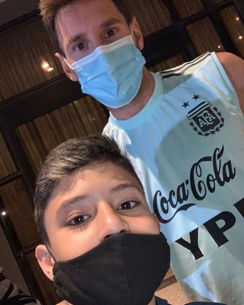 Qatar 2022: Niño brasileño cumple sueño de conocer a Messi