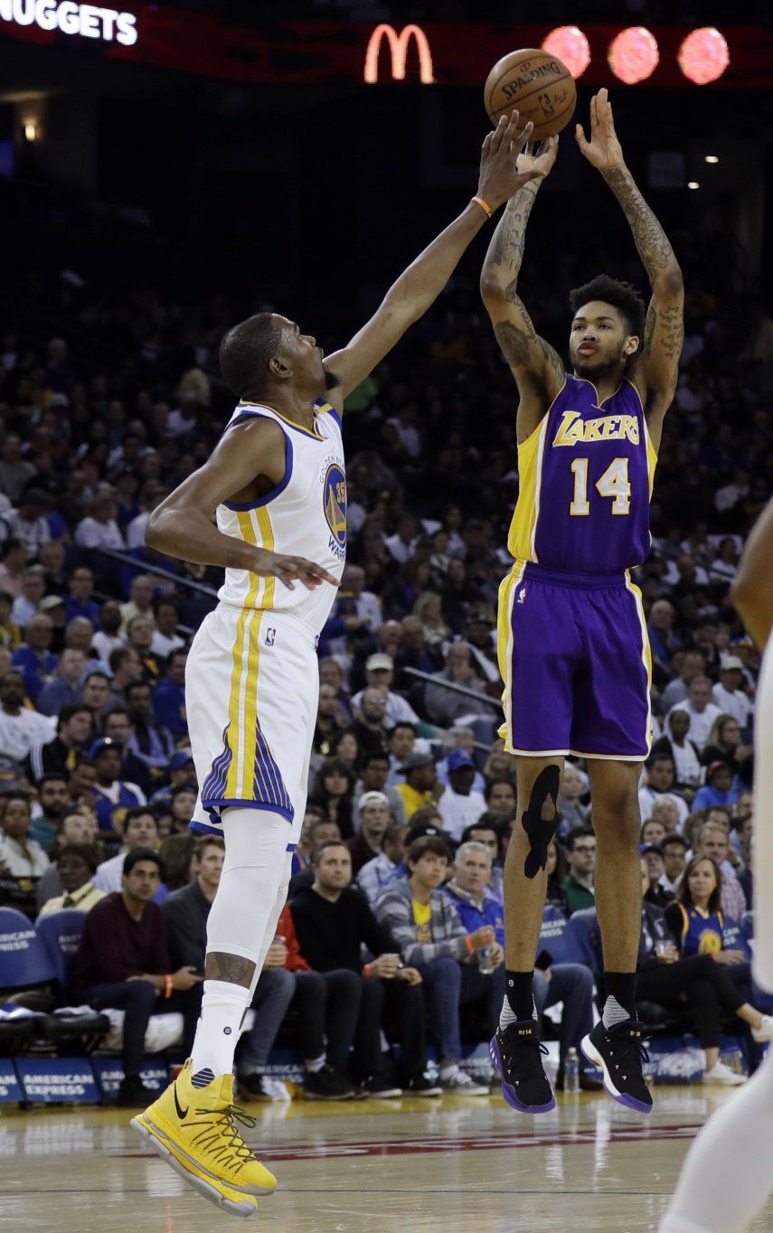 Durant y Curry brillan en su último juego antes de playoffs