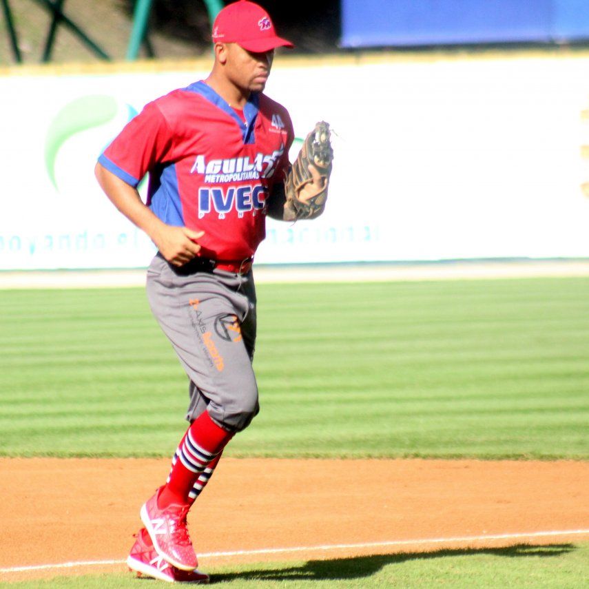 Águilas y Toros aferrados a la cima en las posiciones