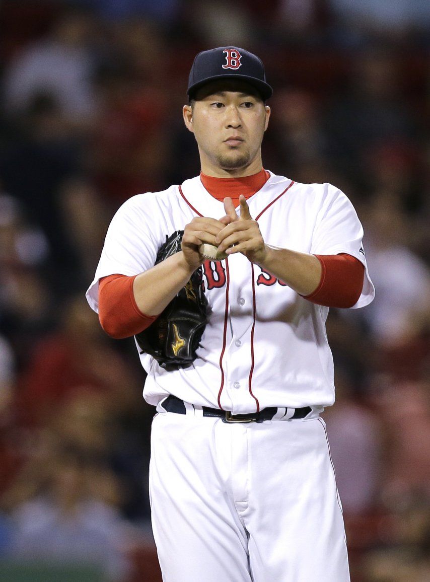 Tazawa firma contrato de 12 millones y dos años con Marlins