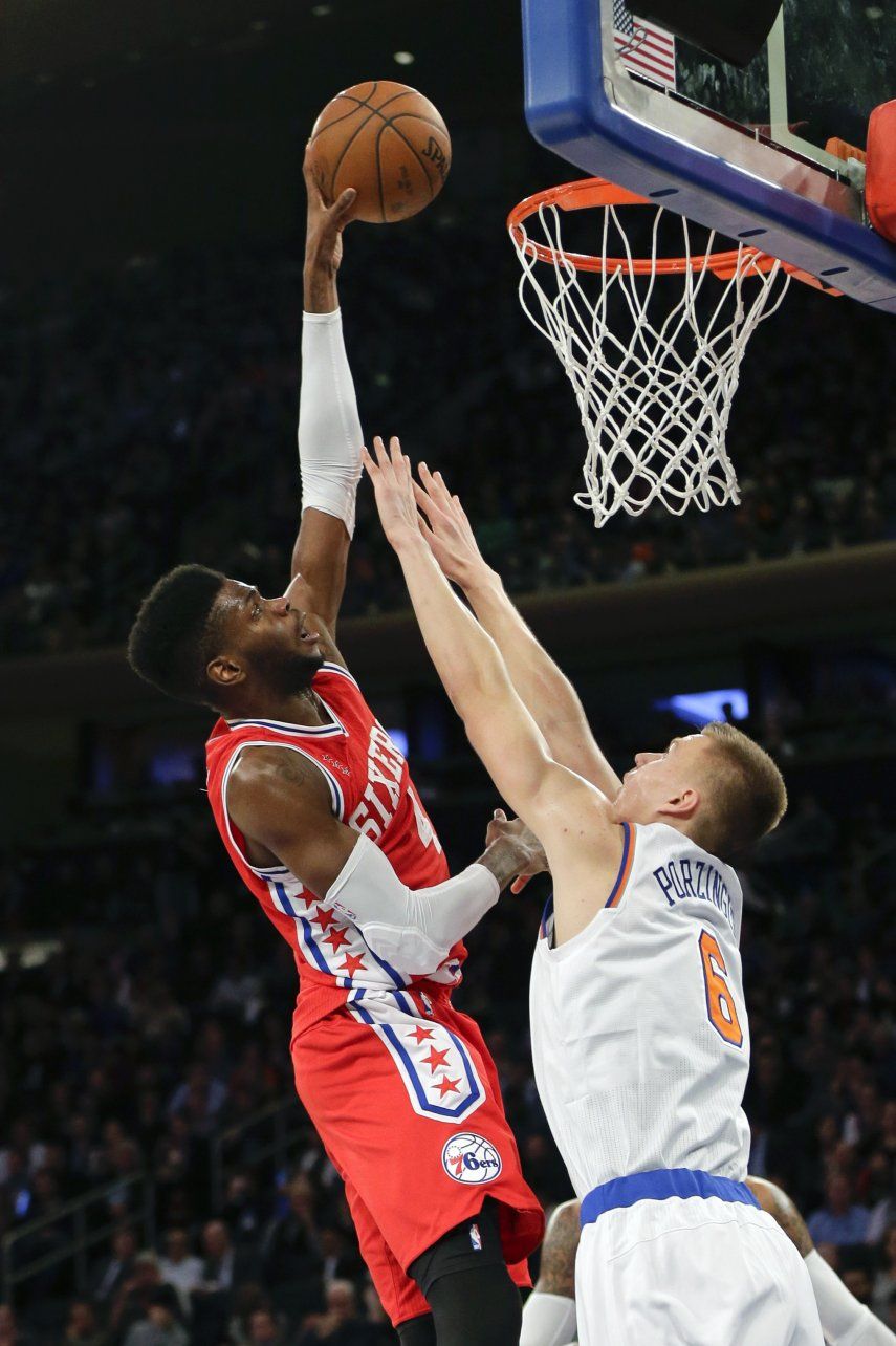 Porzingis y Knicks vencen a unos 76ers sin Okafor